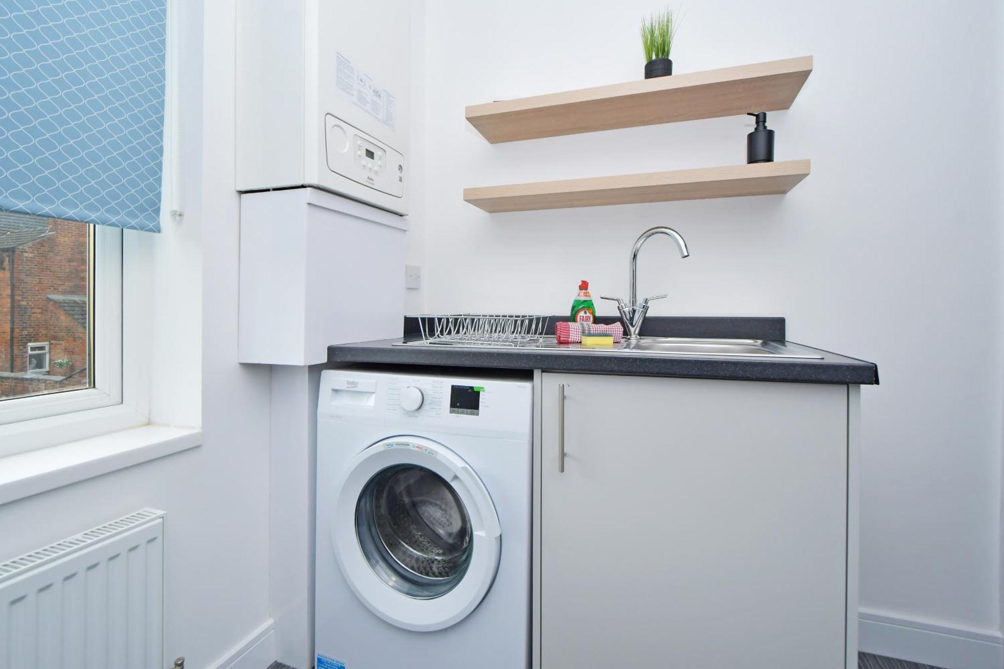 Sapphire Apartments By Yourstays - Luxury 2 Bedroom Apartments In クルー エクステリア 写真