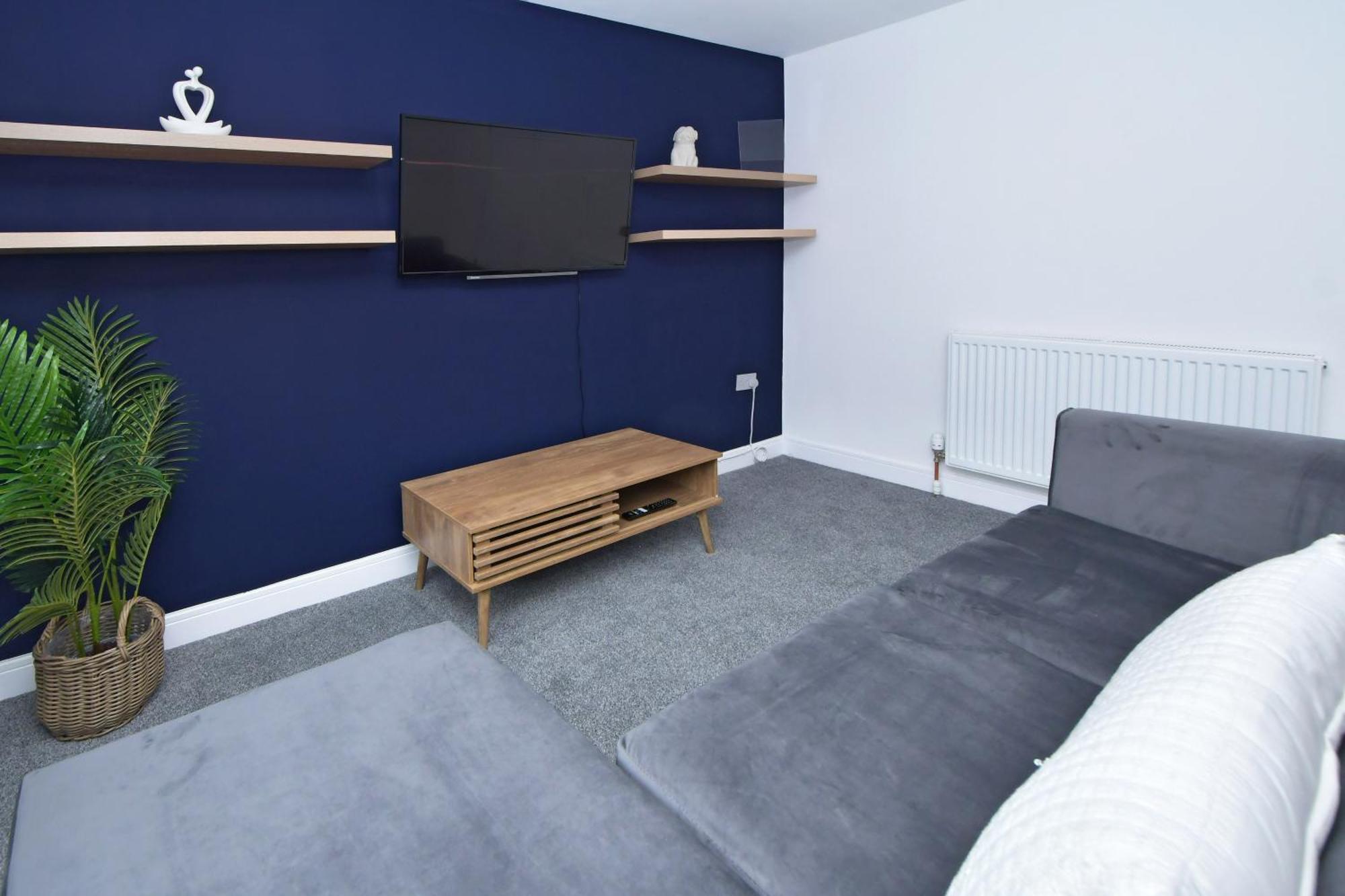 Sapphire Apartments By Yourstays - Luxury 2 Bedroom Apartments In クルー エクステリア 写真