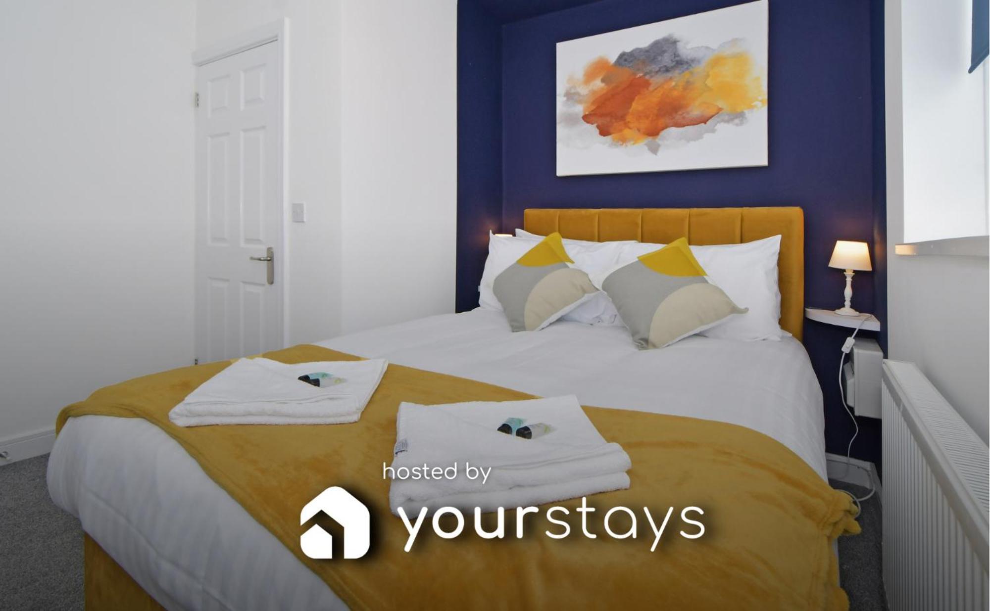 Sapphire Apartments By Yourstays - Luxury 2 Bedroom Apartments In クルー エクステリア 写真